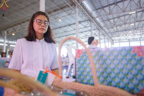 ภาพ No.149864:พิธีตักบาตร , พิธีปฎิบัติธรรม , พิธีถวายภัตตาหารเมนูสวรรค์ ในพรรษาแห่งการเข้าถึงธรรม วันธรรมชัย วันอังคารที่ 27 สิงหาคม พ.ศ.2567 ณ สภาธรรมกายสากล วัดพระธรรมกาย