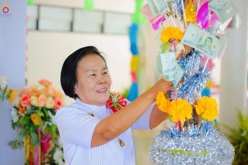 ภาพ No.265573:วันเสาร์ที่ 18 ตุลาคม พ.ศ. 2568 พิธีทอดกฐินสามัคคี ประจำปี 2568 “กฐินครัวมหาทาน” ณ ศูนย์อบรมเยาวชนบางปะหัน ตำบลหันสัง อำเภอบางปะหัน จังหวัดพระนครศรีอยุธยา