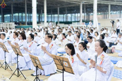 ภาพ No.188130:พิธีถวายภัตตาหารเป็นสังฆทาน แด่พระธรรมยาตรา ในโครงการธรรมยาตรา กตัญญูบูชา มหาปูชนียาจารย์ พระมงคลเทพมุนี(สด จนฺทสโร) พระผู้ปราบมาร อนุสรณ์สถาน 7 แห่ง ปีที่ 13 ณ สภาธรรมกายสากล วัดพระธรรมกาย วันที่ 2 มกราคม พ.ศ. 2568