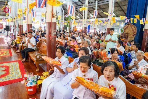 ภาพ No.166578:พิธีทอดกฐิน ณ วัดสามขาว จ.อ่างทอง ในโครงการกฐินสามัคคีทั่วไทย 30,000 วัด บูชาธรรม 80 ปี หลวงพ่อธัมมชโย โดยคณะศิษยานุศิษย์วัดพระธรรมกาย วันที่ 27 ตุลาคม พ.ศ. 2567