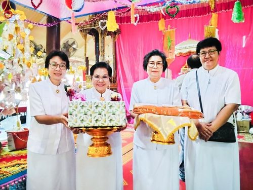 ภาพ No.170577:พิธีทอดกฐิน ณ วัดสำพะเนียง อ.บ้านแพรก จ.พระนครศรีอยุธยา ในโครงการกฐินสามัคคีทั่วไทย 30,000 วัด บูชาธรรม 80 ปี หลวงพ่อธัมมชโย โดยคณะศิษยานุศิษย์วัดพระธรรมกาย วันที่ 27 ตุลาคม พ.ศ. 2567