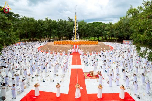 ภาพ No.261845:วันที่ 14 ตุลาคม พ.ศ. 2568 พิธีกลั่นแผ่นดิน โปรยทรายตอกเสาเข็มมหามงคลต้นแรก  สร้างองค์พระเจดีย์และจุดประทีปถวายเป็นพุทธบูชา ณ ศูนย์ปฏิบัติธรรมชัยนาท ต.ธรรมามูล อ.ชัยนาท จ.ชัยนาท