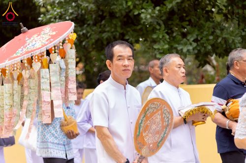 ภาพ No.275658:วันที่ 5 พฤศจิกายน พ.ศ. 2568 พิธีทอดกฐินสามัคคีทั่วไทย ณ วัดโพธิ์ศรี ต.ท่าข้าม อ.ค่ายบางระจัน จ.สิงห์บุรี โดยคณะศิษยานุศิษย์ บูชาธรรม 81 ปี หลวงพ่อธัมมชโย