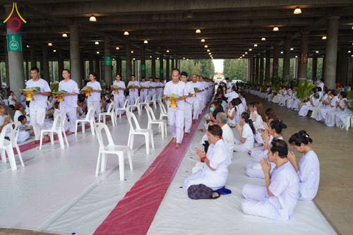 ภาพ No.143904:พิธีตัดปอยผมและปลงผมธรรมทายาท รุ่นเข้าพรรษา ณ มหาวิหารคด คอร์ 16 วัดพระธรรมกาย วันอาทิตย์ที่ 7 กรกฎาคม พ.ศ. 2567