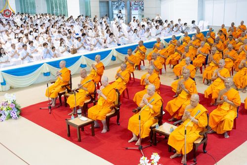 ภาพ No.187976:พิธีบูชาข้าวพระ วันขึ้นปีใหม่ 2568 ณ วัดพระธรรมกาย จ.ปทุมธานี วันที่ 1 มกราคม พ.ศ. 2568