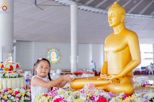 ภาพ No.217478:วันจันทร์ที่ 14 เมษายน พ.ศ. 2568 กิจกรรมสรงน่ำพระ สั่งสมบุญเนื่องในเทศกาลสงกรานต์ 14-16 เมษายน พ.ศ.2568 เวลา 06:00-13:00 น. ณ หอฉันคุณยายอาจารย์ฯ วัดพระธรรมกาย