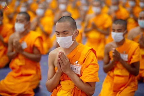 ภาพ No.76516:คณะสงฆ์และสามเณรบังกลาเทศ ปฎิบัติธรรมและจุดโคมประทีปถวายเป็นพุทธบูชา วันที่ 17 กุมภาพันธ์ พ.ศ. 2566