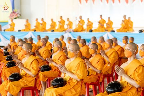 ภาพ No.80787:พิธีตักบาตร , พิธีบูชาข้าวพระในวันอาทิตย์ต้นเดือน วันที่ 7 พฤษภาคม พ.ศ. 2566 ณ วัดพระธรรมกาย