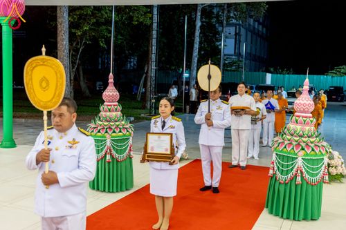 ภาพ No.231207:วันพฤหัสบดีที่ 3 กรกฏาคม พ.ศ. 2568 พิธีมุทิตาสักการะพระภิกษุนาคหลวง พระมหาพนาวัฒน์ ธมฺมนฺตคามี (จันทร์เผือก) เปรียญธรรม ๙ ประโยค ณ วัดพระธรรมกาย ปทุมธานี