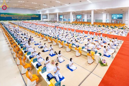 ภาพ No.95235:พิธีมุทิตาพระมหาเถระและพระเถระ ครั้งที่ 29 วันอาทิตย์ที่ 19 พฤศจิกายน พ.ศ. 2566 ณ ห้องแก้วสารพัดนึก สภาธรรมกายสากล วัดพระธรรมกาย