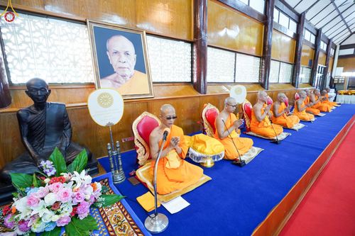 ภาพ No.93495:พิธีทอดกฐินสามัคคีทั่วไทย 5,000 วัด สร้างกุฏิที่พักสงฆ์ และอาคารปฎิบัติธรรม ณ วัดกลางธนรินทร์ ต.บ้านแป้ง อ.พรหมบุรี จ.สิงห์บุรี วันที่ 12 พฤศจิกายน พ.ศ. 2566