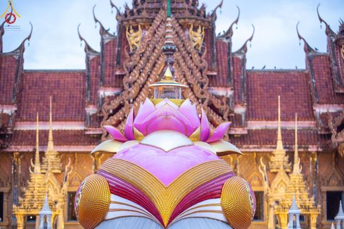 ภาพ No.127912:คณะพระธรรมยาตราฯ ปฎิบัติธรรมและถ่ายภาพหมู่ประวัติศาสตร์ ณ ลานหน้าพระปรางค์สามยอด วัดโคกสมานคุณ อ.หาดใหญ่ จ.สงขลา วันเสาร์ที่ 9 มีนาคม พ.ศ. 2567