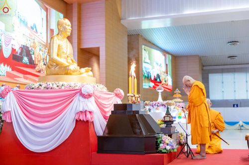 ภาพ No.243568:วันอาทิตย์ที่ 7 กันยายน พ.ศ. 2568 พิธีบูชาครูผู้ค้นพบวิชชาธรรมกาย , พิธีบูชาข้าวพระ ณ สภาธรรมกายสากล วัดพระธรรมกาย