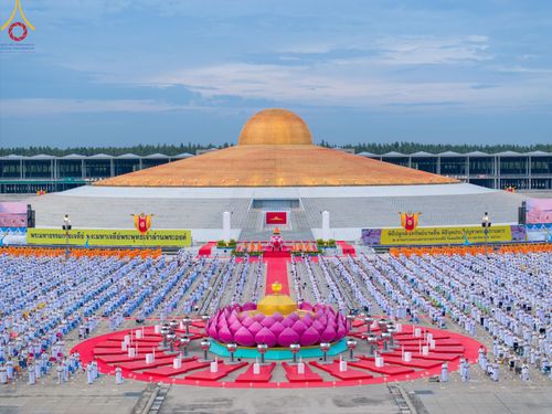 ภาพ No.160382:พิธีปลูกต้นทรัพย์บานชื่น ณ ลานธรรม พระมหาธรรมกายเจดีย์ วัดพระธรรมกาย จ.ปทุมธานี วันพฤหัสบดีที่ 10 ตุลาคม พ.ศ. 2567