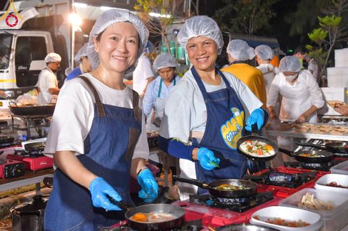 ภาพ No.110650:พิธีถวายภัตตาหารเป็นสังฆทาน แด่คณะพระธรรมยาตราฯ ในโครงการธรรมยาตรากตัญญูบูชา มหาปูชนียาจารย์ พระมงคลเทพมุนี(สด จนฺทสโร) พระผู้ปราบมาร อนุสรณ์สถาน 7 แห่ง ปีที่ 12 วันที่ 12 มกราคม พ.ศ. 2567 ณ อนุสรณ์สถานมหาวิหารพระมงคลเทพมุนี(โลตัสแลนด์) อ.สองพี่น้อง จ.สุ