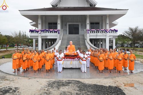 ภาพ No.96117:กฐินสามัคคี ฉลองวิหารพระมงคลเทพมุนี (สด จนฺทสโร) ณ ศูนย์ปฏิบัติธรรมภาคใต้ อ.บางกล่ำ จ.สงขลา วันที่ 19 พฤศจิกายน พ.ศ. 2566