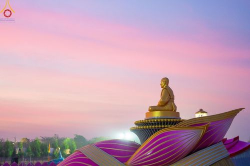 ภาพ No.198566:พระธรรมยาตราปฏิบัติธรรม และถ่ายภาพหมู่ประวัติศาสตร์ ณ อนุสรณ์สถานบางปลา วัดบางปลา อำเภอบางเลน จังหวัดนครปฐม ในโครงการธรรมยาตรา กตัญญูบูชา มหาปูชนียาจารย์ พระมงคลเทพมุนี(สด จนฺทสโร) พระผู้ปราบมาร อนุสรณ์สถาน 7 แห่ง ปีที่ 13 วันที่ 20 มกราคม พ.ศ. 2568