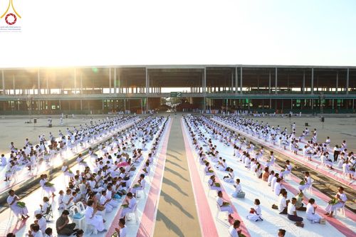 ภาพ No.179956:พิธีปลงผมนาคธรรมทายาท ในโครงการอุปสมบทหมู่ บูชาธรรมมหาปูชนียาจารย์ (ศูนย์อบรมวัดพระธรรมกาย) วันที่ 1 ธันวาคม พ.ศ. 2567 ณ ลานธรรมหารัตนวิหารคด วัดพระธรรมกาย จ.ปทุมธานี