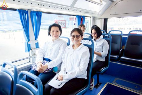 ภาพ No.214526:วันที่ 31 มีนาคม พ.ศ.2568 การทดลองใช้รถ shuttle bus  ขนส่งพระภิกษุ  เพื่องานถวายมหาสังฆทาน วันคุ้มครองโลก