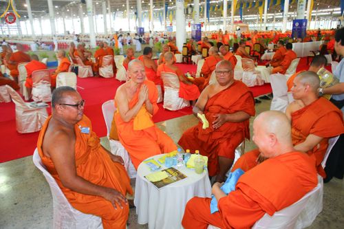 ภาพ No.59908:พิธีเจริญพระพุทธมนต์ "ฉลองอายุวัฒนมงคล 80 ปี หลวงพ่อธัมมชโย" พิธีถวายไทยธรรม คณะสงฆ์ 10,000 กว่าวัดทั่วประเทศ ในวันคุ้มครองโลก วันจันทร์ที่ 22 เมษายน พ.ศ. 2567 ณ สภาธรรมกายสากล วัดพระธรรมกาย จ.ปทุมธานี