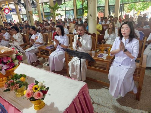 ภาพ No.177115:พิธีทอดกฐิน ณ วัดสะพาน ต.ลำคอหงษ์ อ.โนนสูง จ.นครราชสีมา ในโครงการทอดกฐินสามัคคีทั่วไทย 30,000 วัด บูชาธรรม 80 ปี หลวงพ่อธัมมชโย โดยคณะศิษยานุศิษย์วัดพระธรรมกาย วันที่ 9 พฤศจิกายน พ.ศ. 2567