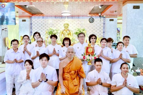 ภาพ No.259998:วันที่ 19 ตุลาคม พ.ศ. 2568 พิธีทอดกฐินสามัคคีทั่วไทย 30,000 วัด โดยคณะศิษยานุศิษย์ บูชาธรรม 81 ปี หลวงพ่อธัมมชโย ณ วัดฉิมทายกาวาส กรุงเทพมหานคร