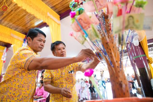 ภาพ No.96246:พิธีทอดกฐินสามัคคีทั่วไทย 5,000 วัด ณ วัดบ่อหว้า อ.หนองหญ้าไซ จ.สุพรรณบุรี วันที่ 19 พฤศจิกายน พ.ศ. 2566