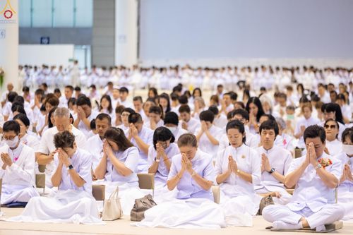 ภาพ No.323616:วันที่ 22 เมษายน พ.ศ.2569(วันคุ้มครองโลก) งานถวายมหาสังฆทาน 40,000 กว่าวัดทั่วประเทศ พิธีภาคสาย ปฏิบัติธรรม ,  พิธีมอบปัจจัยช่วยเหลือครู 4 จังหวัดชายแดนภาคใต้
