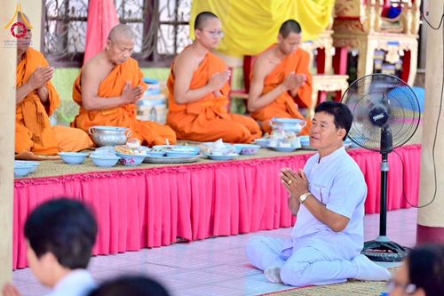 ภาพ No.183690:พิธีทอดกฐิน ณ วัดนารายณ์ทรงธรรม จ.ลพบุรี ในโครงการทอดกฐินสามัคคีทั่วไทย 30,000 วัด บูชาธรรม 80 ปี หลวงพ่อธัมมชโย โดยคณะศิษยานุศิษย์วัดพระธรรมกาย วันที่ 9 พฤศจิกายน พ.ศ. 2567