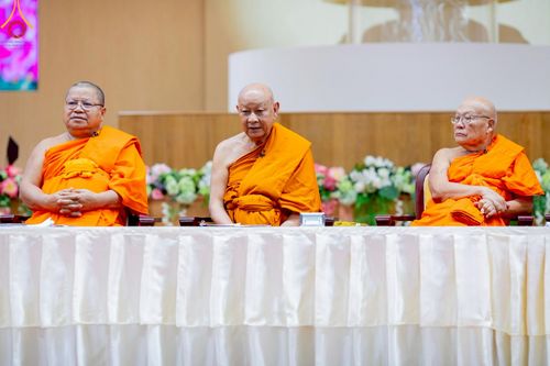 ภาพ No.219498:วันอังคารที่ 22 เมษายน พ.ศ. 2568 สัมมนาสงฆ์ เพื่อความมั่นคงและความเจริญรุ่งเรืองแห่งพระพุทธศาสนา  เนื่องในวันคุ้มครองโลก พิธีถวายมหาสังฆทานแด่คณะสงฆ์ 40,000 กว่าวัดทั่วประเทศ ณ วัดพระธรรมกาย จ.ปทุมธานี