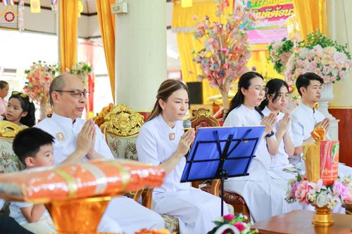 ภาพ No.170537:พิธีทอดกฐิน ณ วัดเสมาทอง ต.ถอนสมอ อ.ท่าช้าง จ.สิงห์บุรี ในโครงการกฐินสามัคคีทั่วไทย 30,000 วัด บูชาธรรม 80 ปี หลวงพ่อธัมมชโย โดยคณะศิษยานุศิษย์วัดพระธรรมกาย วันที่ 19 ตุลาคม พ.ศ. 2567