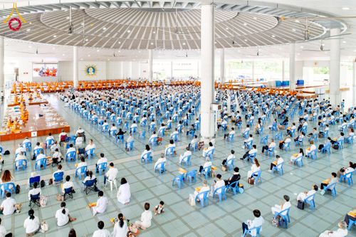 ภาพ No.271071:วันพุธที่ 20 พฤศจิกายน พ.ศ.2568 (วันพระ แรม 15 ค่ำ เดือน 12) พิธีบุพเปตพลี ครั้งที่ 173 ร่วมอุทิศบุญแด่หมู่ญาติที่ล่วงลับไปแล้ว และสืบทอดอายุพระพุทธศาสนา ณ หอฉันคุณยายอาจารย์ฯ วัดพระธรรมกาย