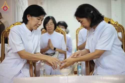 ภาพ No.178662:พิธีทอดกฐิน ณ วัดลครทำ แขวงบ้านช่างหล่อ บางกอกน้อย กรุงเทพฯ แขวงบางพลัด เขตบางพลัด กรุงเทพฯ ในโครงการกฐินสามัคคีทั่วไทย 30,000 วัด บูชาธรรม 80 ปี หลวงพ่อธัมมชโย โดยคณะศิษยานุศิษย์วัดพระธรรมกาย วันที่ 9 พฤศจิกายน พ.ศ. 2567