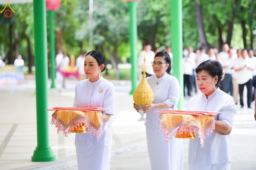 ภาพ No.144576:ชาวอำเภอคลองหลวง จังหวัดปทุมธานี ถวายเทียนพรรษามหามงคล เนื่องในเทศกาลเข้าพรรษา ประจำปี 2567 แด่คณะสงฆ์วัดพระธรรมกาย  วันพฤหัสบดีที่ 18 กรกฎาคม พ.ศ. 2567