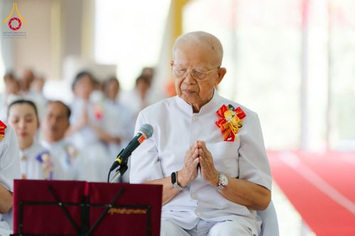 ภาพ No.171424:พิธีทอดกฐิน ณ ศูนย์พนมสารคาม ฉะเชิงเทรา ในโครงการกฐินสามัคคีทั่วไทย 30,000 วัด บูชาธรรม 80 ปี หลวงพ่อธัมมชโย โดยคณะศิษยานุศิษย์วัดพระธรรมกาย วันที่ 26 ตุลาคม พ.ศ. 2567