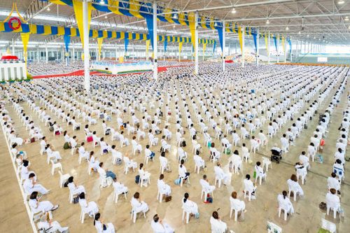 ภาพ No.258088:วันอาทิตย์ที่ 5 ตุลาคม พ.ศ. 2568 พิธีบูชาข้าวพระ ณ สภาธรรมกายสากล วัดพระธรรมกาย