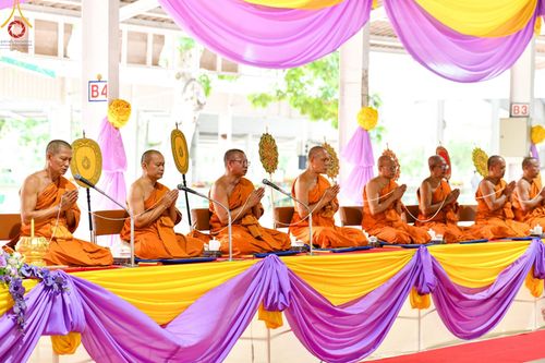 ภาพ No.138922:กิจกรรมเฉลิมพระเกียรติ สมเด็จพระนางเจ้าฯ พระบรมราชินี เนื่องในโอกาสวันเฉลิมพระชนมพรรษา พิธีเจริญพระพุทธมนต์ , ทำบุญตักบาตรพระสงฆ์ ถวายพระราชกุศล , พิธีถวายเครื่องราชสักการะ , และพิธีจุดเทียนถวายพระพรชัยมงคล วันที่ 3 มิถุนายน พ.ศ. 2567 ณ อาคารโถงช้าง วัดพ