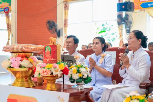 ภาพ No.181882:พิธีทอดกฐิน ณ วัดอมราวาส ต.บ้านคู อ.นาโพธิ์ จ.บุรีรัมย์ ในโครงการทอดกฐินสามัคคีทั่วไทย 30,000 วัด บูชาธรรม 80 ปี หลวงพ่อธัมมชโย โดยคณะศิษยานุศิษย์วัดพระธรรมกาย วันที่ 8 พฤศจิกายน พ.ศ. 2567