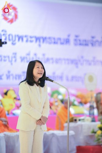 ภาพ No.184404:พิธีมอบโล่ และใบประกาศเกียรติคุณ  โครงการเจริญพระพุทธมนต์ ธัมมจักกัปปวัตตนสูตร  โรงเรียนที่มีผลการดำเนินกิจกรรมดีเด่น จังหวัดสระบุรี  หนึ่งในโครงการหมู่บ้านรักษาศีล 5  และวันรวมพลังเด็กดี V-Star  วันที่ 17 ธันวาคม พ.ศ.2567 ณ ห้างทวีกิจคอมเพล็กซ์ ชั้น 4 อ