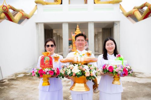 ภาพ No.164566:พิธีทอดกฐิน ณ วัดทางหลวง อ.บางซ้าย จ.พระนครศรีอยุธยา ในโครงการกฐินสามัคคีทั่วไทย 30,000 วัด บูชาธรรม 80 ปี หลวงพ่อธัมมชโย โดยคณะศิษยานุศิษย์วัดพระธรรมกาย วันที่ 20 ตุลาคม พ.ศ. 2567