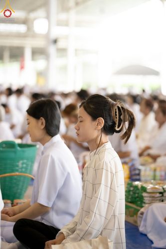 ภาพ No.137128:พิธีตักบาตร และปฏิบัติธรรม ในวันวิสาขบูชา วันพุธที่ 22 พฤษภาคม พ.ศ. 2567 ( วันพระขึ้น15 ค่ำ เดือน 6 ) ณ วัดพระธรรมกาย จ.ปทุมธานี