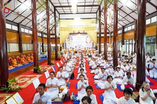 ภาพ No.183643:พิธีทอดกฐิน ณ วัดกลางธนรินทร์ จ.สิงห์บุรี ในโครงการทอดกฐินสามัคคีทั่วไทย 30,000 วัด บูชาธรรม 80 ปี หลวงพ่อธัมมชโย โดยคณะศิษยานุศิษย์วัดพระธรรมกาย วันที่ 9 พฤศจิกายน  พ.ศ. 2567