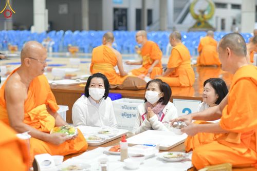 ภาพ No.184749:พิธีถวายภัตตาหารเมนูสวรรค์ "เพื่อการบรรลุธรรม" เนื่องในวาระอายุวัฒนมงคล 84 ปี หลวงพ่อทัตตชีโว วันเสาร์ที่ 21 ธันวาคม พ.ศ. 2567 ณ หอฉันคุณยายอาจารย์ฯ วัดพระธรรมกาย