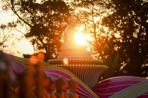 ภาพ No.112661:พิธีตักบาตรพระธรรมยาตราฯ ณ วัดสองพี่น้อง จ.สุพรรณบุรี วันที่ 15 มกราคม พ.ศ. 2567