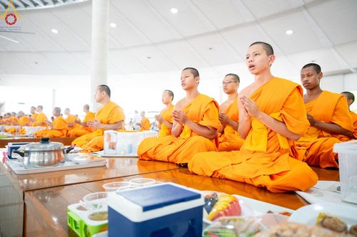 ภาพ No.186827:พิธีถวายภัตตาหารเมนูสวรรค์ "เพื่อการบรรลุธรรม" วันเสาร์ที่ 28 ธันวาคม พ.ศ.2567 ณ หอฉันคุณยายอาจารย์ฯ วัดพระธรรมกาย