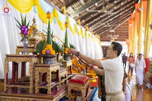 ภาพ No.175669:พิธีทอดกฐิน วัดตะเคียนทอง จ.สุพรรณบุรี ในโครงการกฐินสามัคคีทั่วไทย 30,000 วัด บูชาธรรม 80 ปี หลวงพ่อธัมมชโย โดยคณะศิษยานุศิษย์วัดพระธรรมกาย วันที่ 9 พฤศจิกายน พ.ศ. 2567