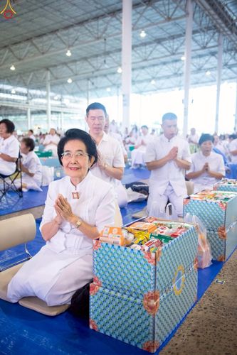 ภาพ No.263867:วันอาทิตย์ที่ 2 พฤศจิกายน พ.ศ. 2568 พิธีตักบาตรอาทิตย์ต้นเดือน ณ บ้านแก้วเรือนทองคุณยายฯ วัดพระธรรมกาย