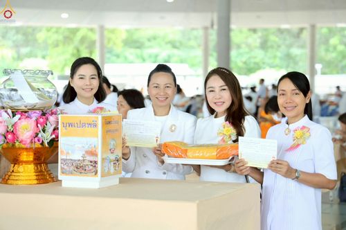 ภาพ No.234801:วันศุกร์ที่ 25 กรกฎาคม พ.ศ. 2568 (วันพระ แรม 15 ค่ำ เดือน 8) พิธีบุพเปตพลี ครั้งที่ 167 ร่วมอุทิศบุญแด่หมู่ญาติที่ล่วงลับไปแล้ว และสืบทอดอายุพระพุทธศาสนา ณ หอฉันคุณยายอาจารย์ฯ วัดพระธรรมกาย