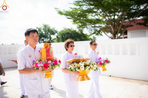 ภาพ No.164529:พิธีทอดกฐิน ณ วัดเทพมงคล อ.บางซ้าย จ.พระนครศรีอยุธยา ในโครงการกฐินสามัคคีทั่วไทย 30,000 วัด บูชาธรรม 80 ปี หลวงพ่อธัมมชโย โดยคณะศิษยานุศิษย์วัดพระธรรมกาย วันที่ 20 ตุลาคม พ.ศ. 2567