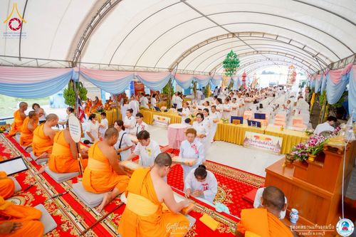 ภาพ No.273956:วันที่ 10 ตุลาคม พ.ศ.2568  พิธีทอดกฐินธุดงค์คสถานแก้วจอมบึง จ.ราชบุรี บูชาธรรม 81 ปี หลวงพ่อธัมมชโย